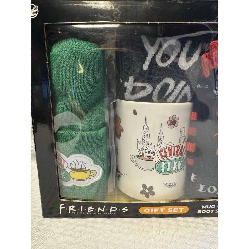 Friends Central Perk Gift Set (Mug, Socks x 2, And Beanie) BRAND NEW - Picture 2 of 10